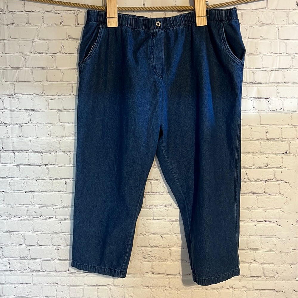 3X Petite pull up jeans. Full elastic waistband. Exc condition. Two side…